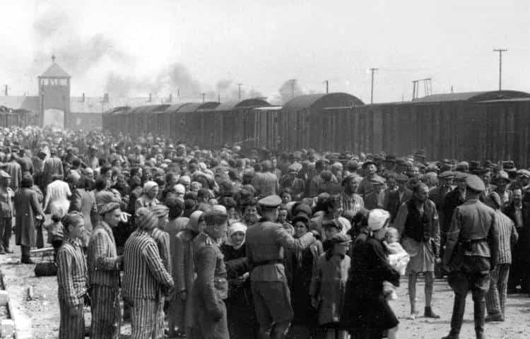 Auschwitz-II-Birkenau in 1944, Jews on the platform just before the selection