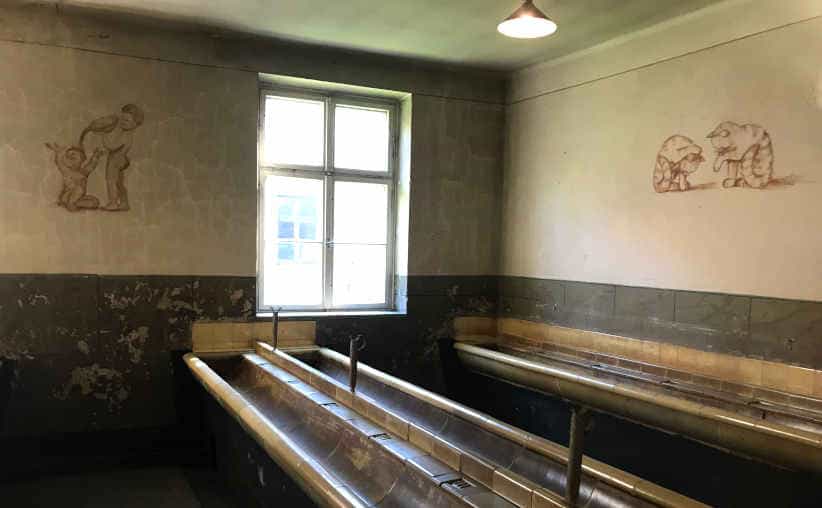 Sanitary conditions in Block 7, Auschwitz I Main Camp